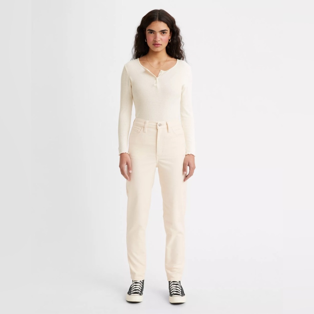 Levi's Womens High Waisted Corduroy Mom Jeans Size 25 in "White Smoke"